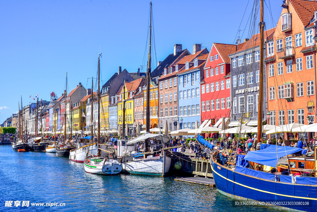 哥本哈根彩色滨水建筑景观