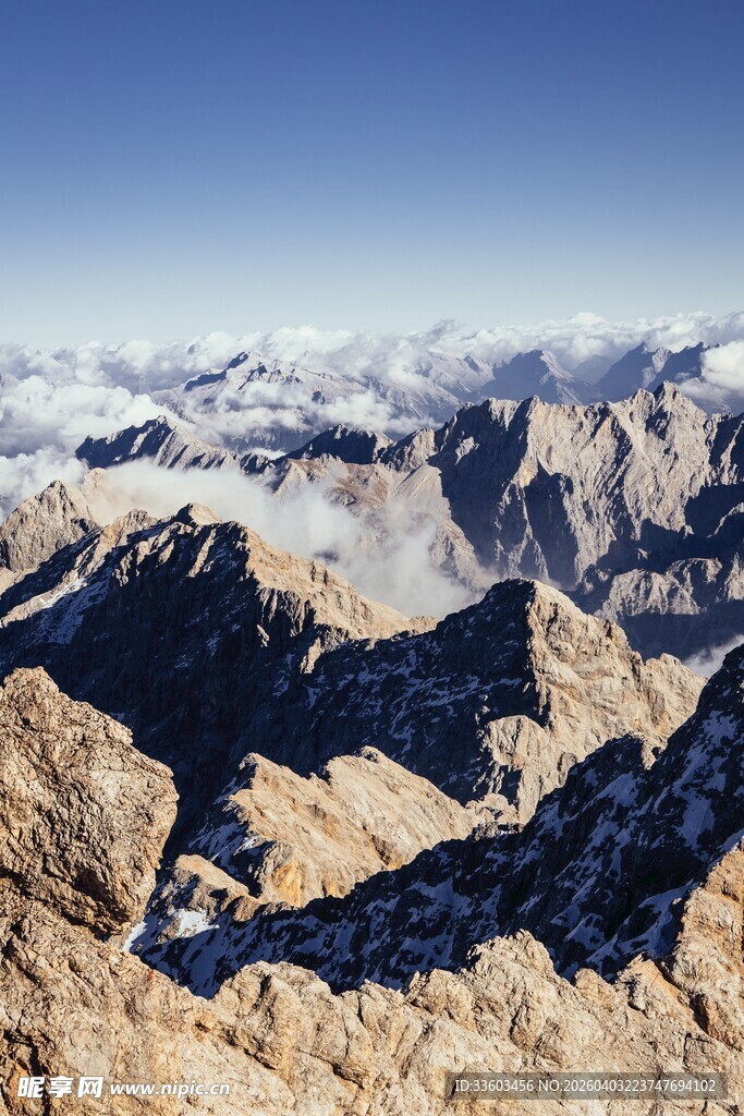 壮丽巍峨的高山景观