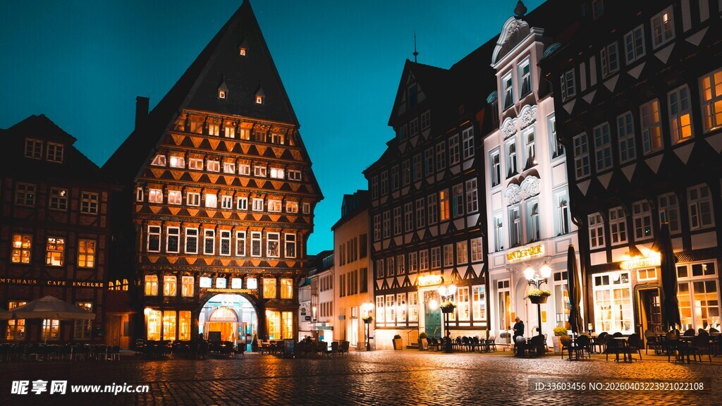 欧洲古城夜景璀璨建筑