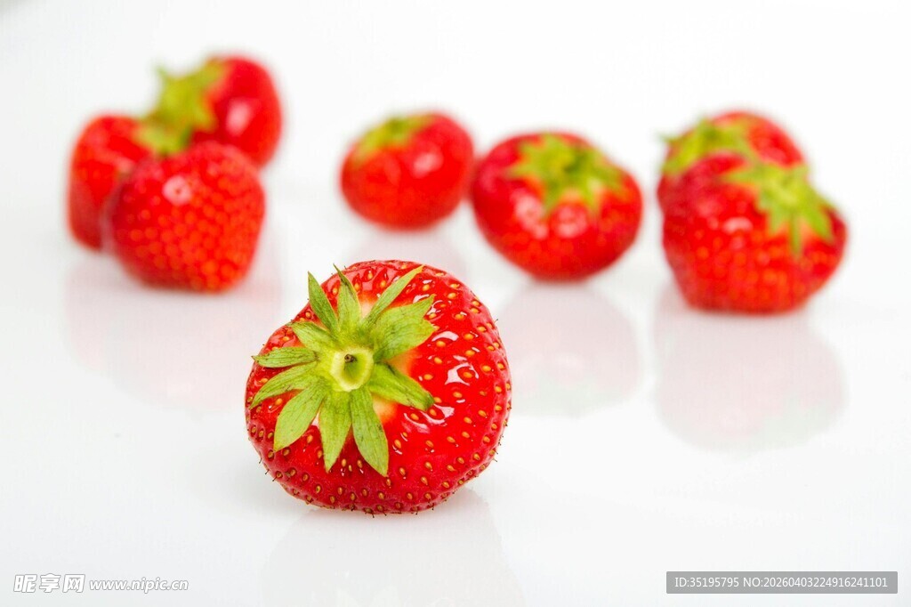 新鲜草莓
