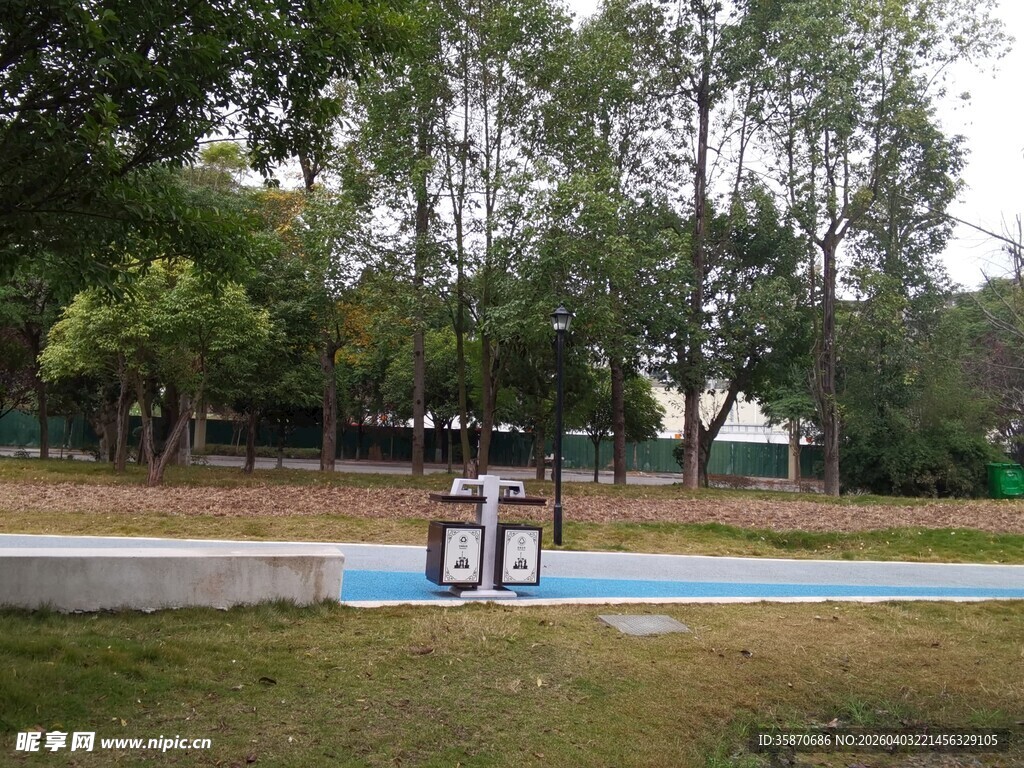 户外休闲健身设施场景