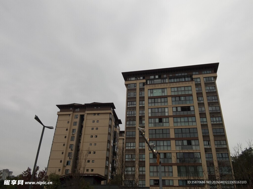 城市中的高层居民楼