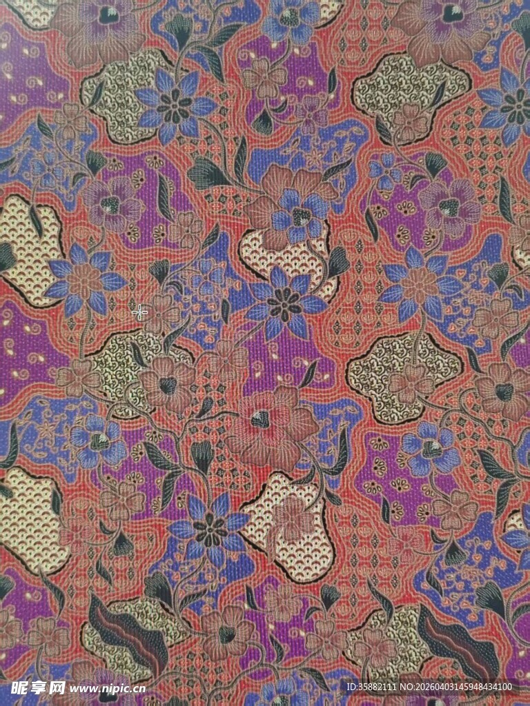 多彩精美传统刺绣布料