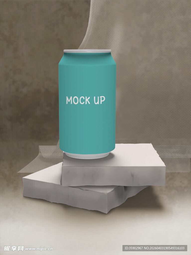 蓝罐汽水置于灰白底座上