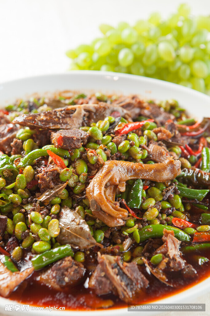 香辣鸭肉蔬菜煲