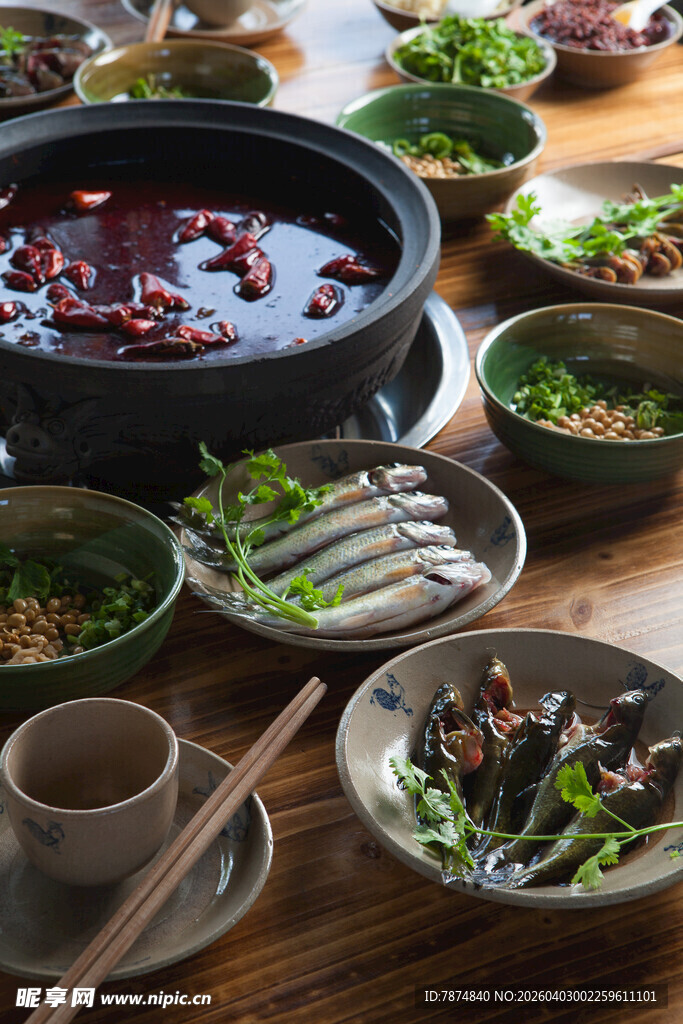 丰盛中式火锅美食盛宴