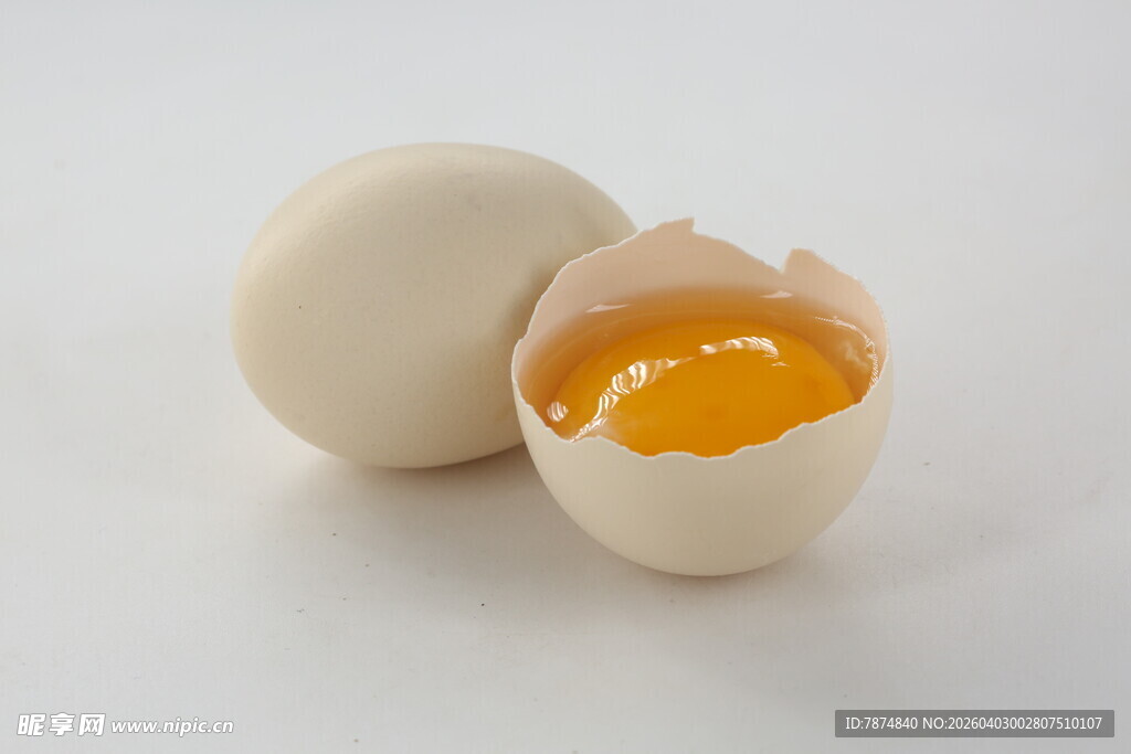 新鲜鸡蛋 蛋黄饱满诱人