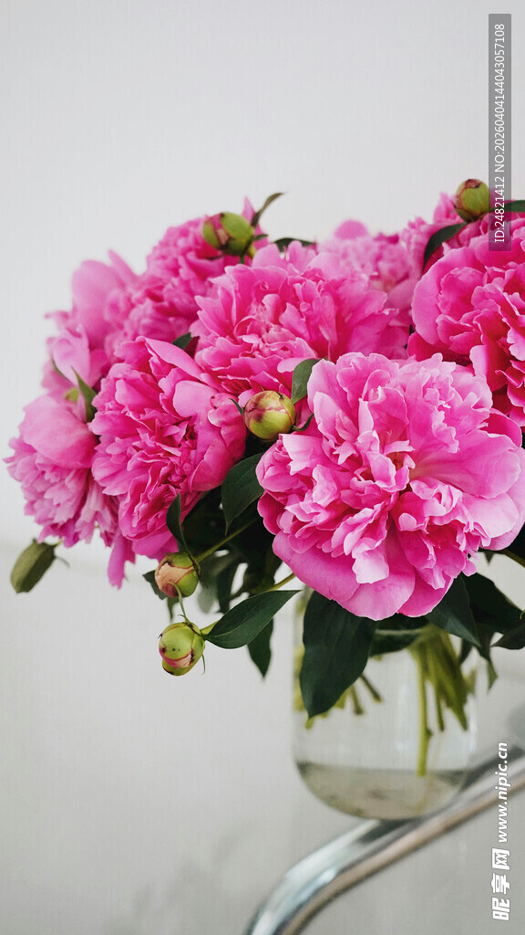 粉色娇艳牡丹花束