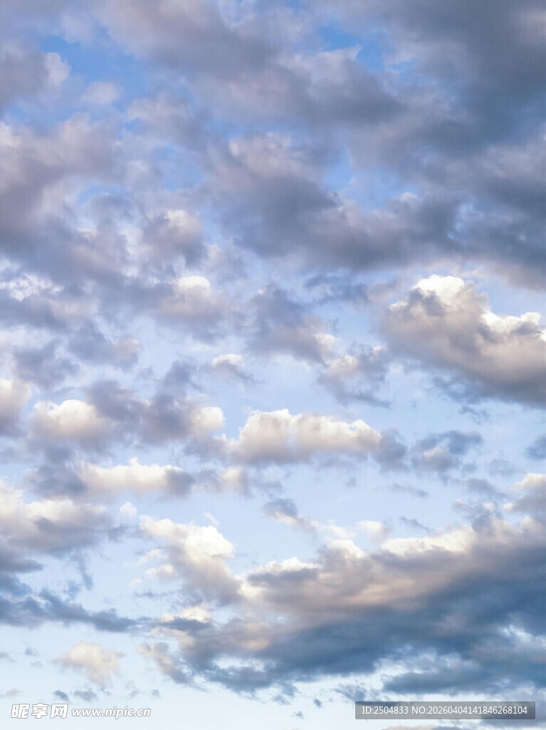 天空中的梦幻云朵