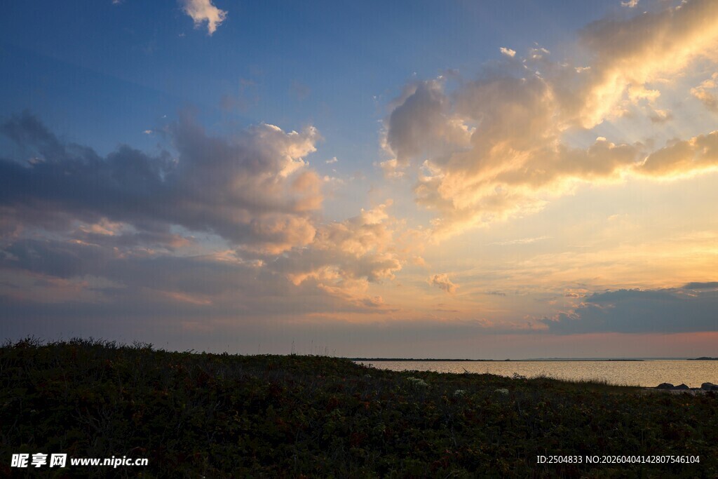 黄昏时分的壮丽天空景色