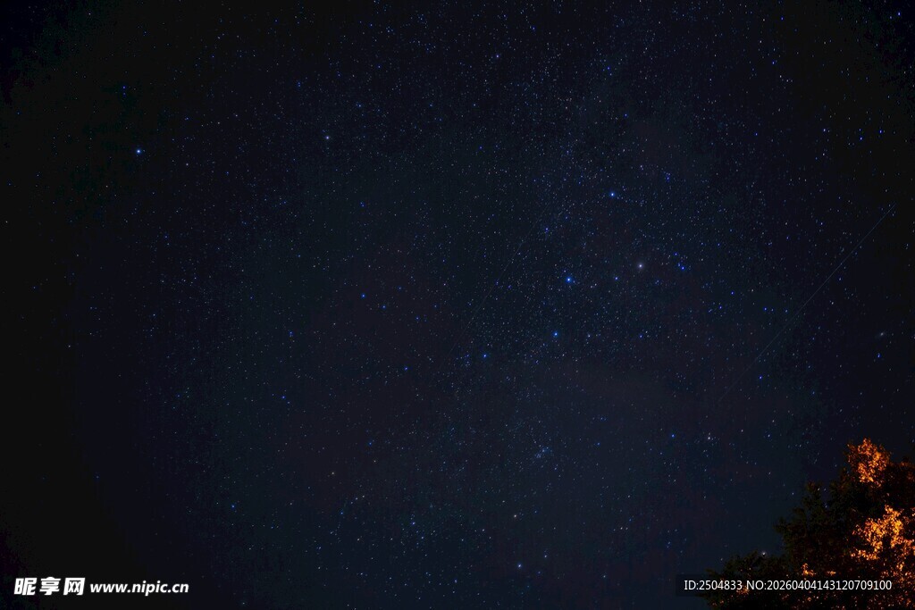 夜空繁星闪烁美景