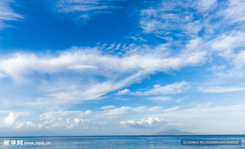 蓝天碧海间的美丽景致
