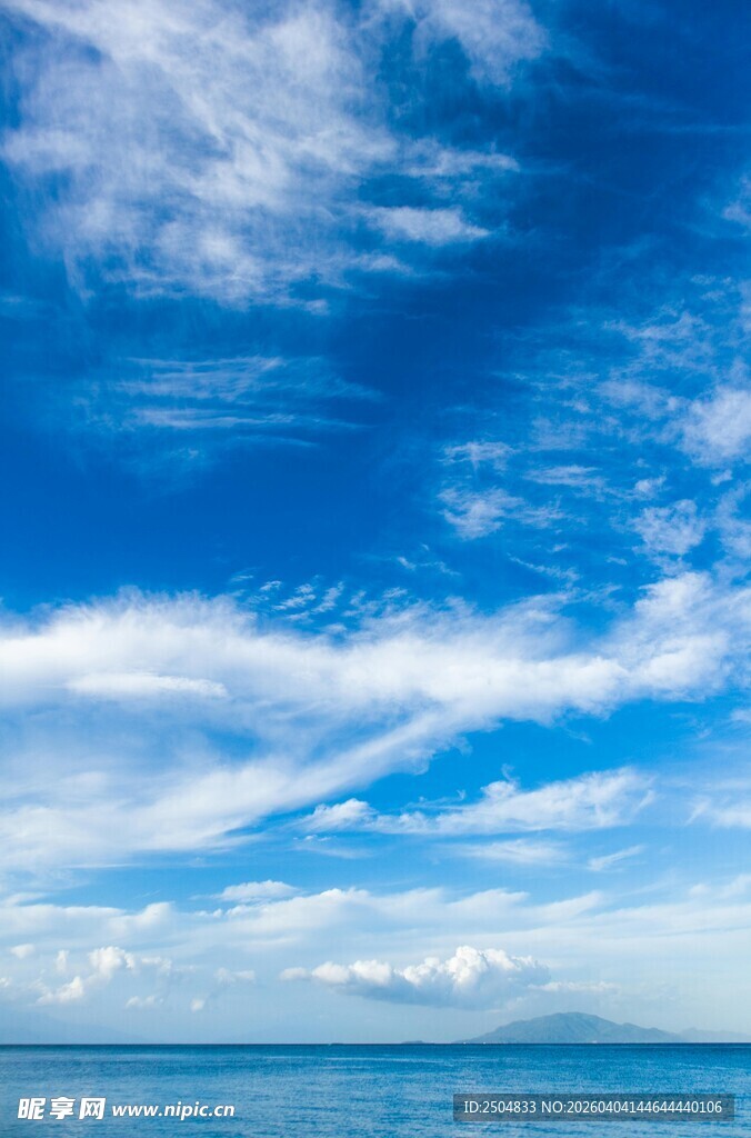 蓝天碧海间的美丽景致