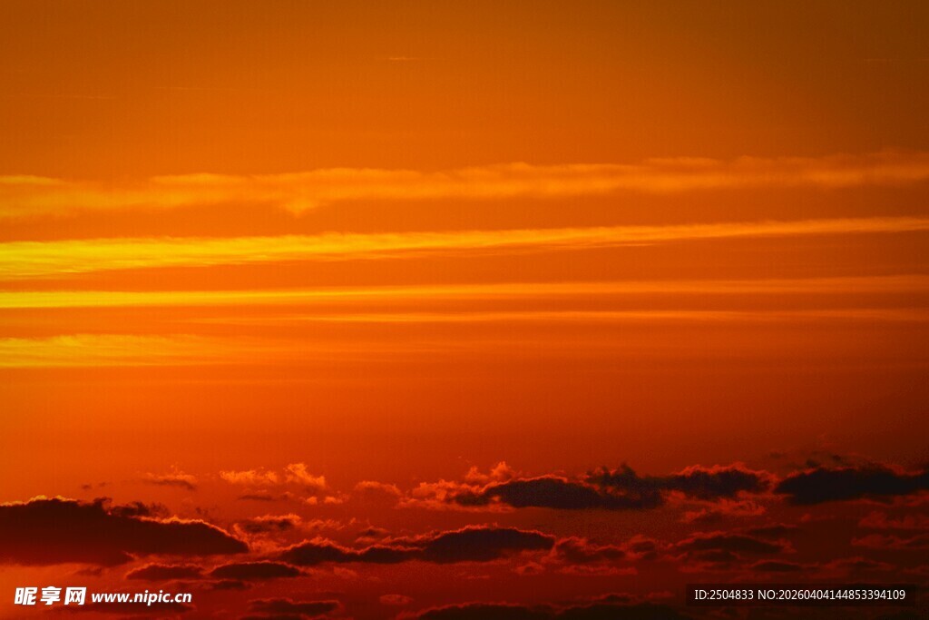 壮丽日出云海景观