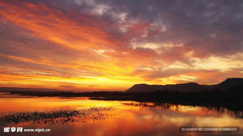 壮丽湖景夕阳晚霞