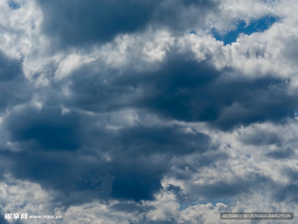 天空中 滚的壮丽云层