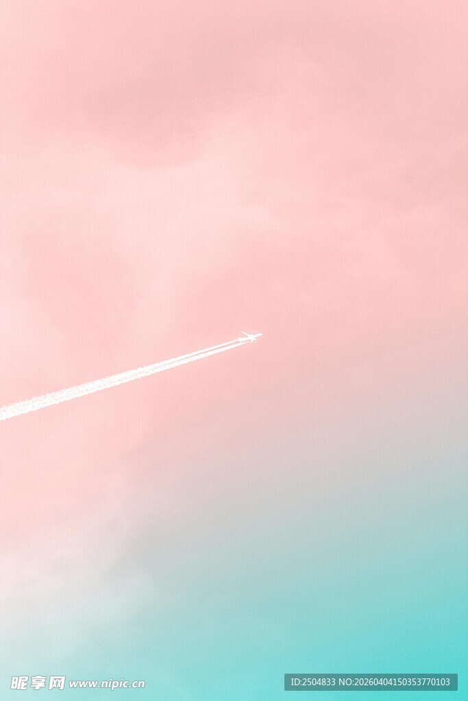 梦幻天空中的飞机尾迹