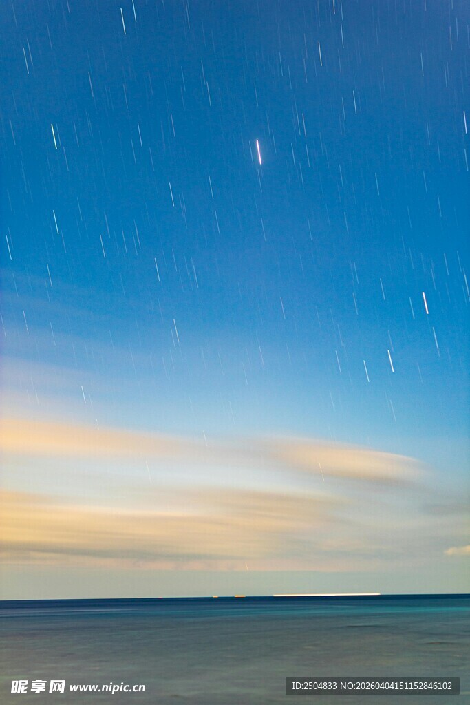 海边夜空繁星闪烁美景