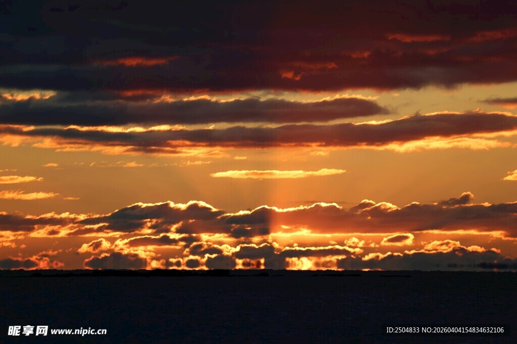 海上壮丽日出美景