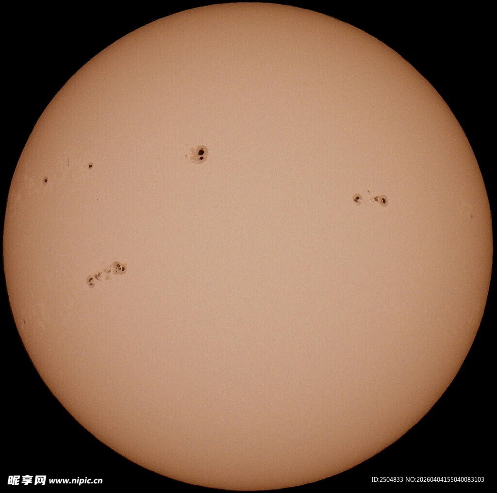 太阳表面的黑子现象