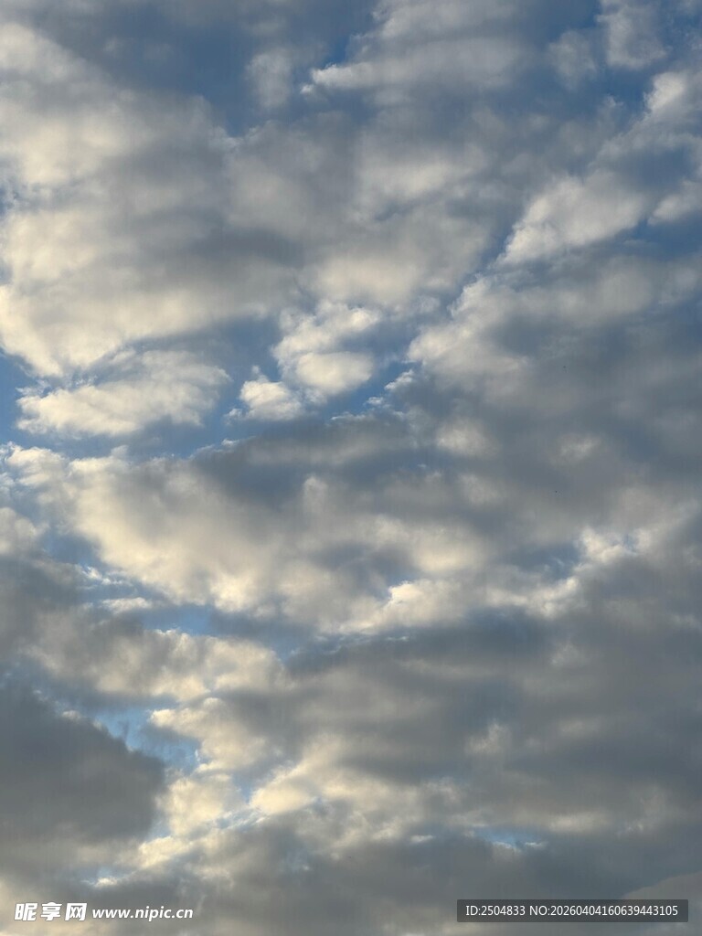 天空中飘荡的美丽云朵