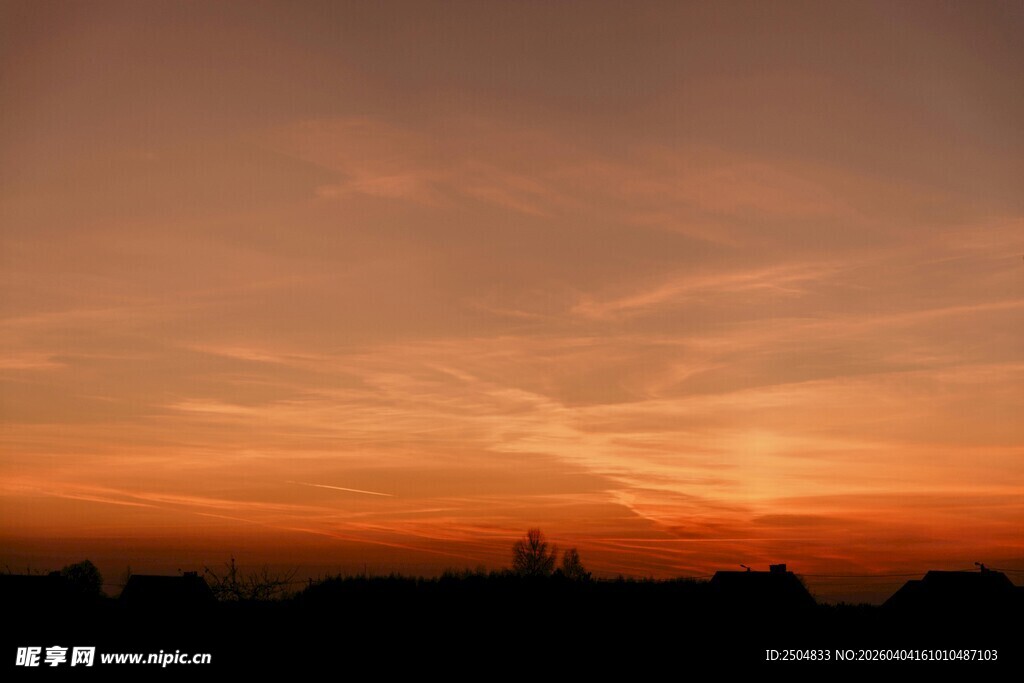黄昏天际的绚烂霞光