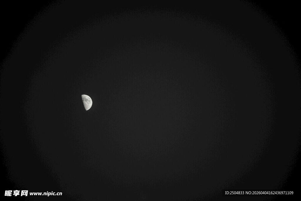 黑暗中微光闪烁