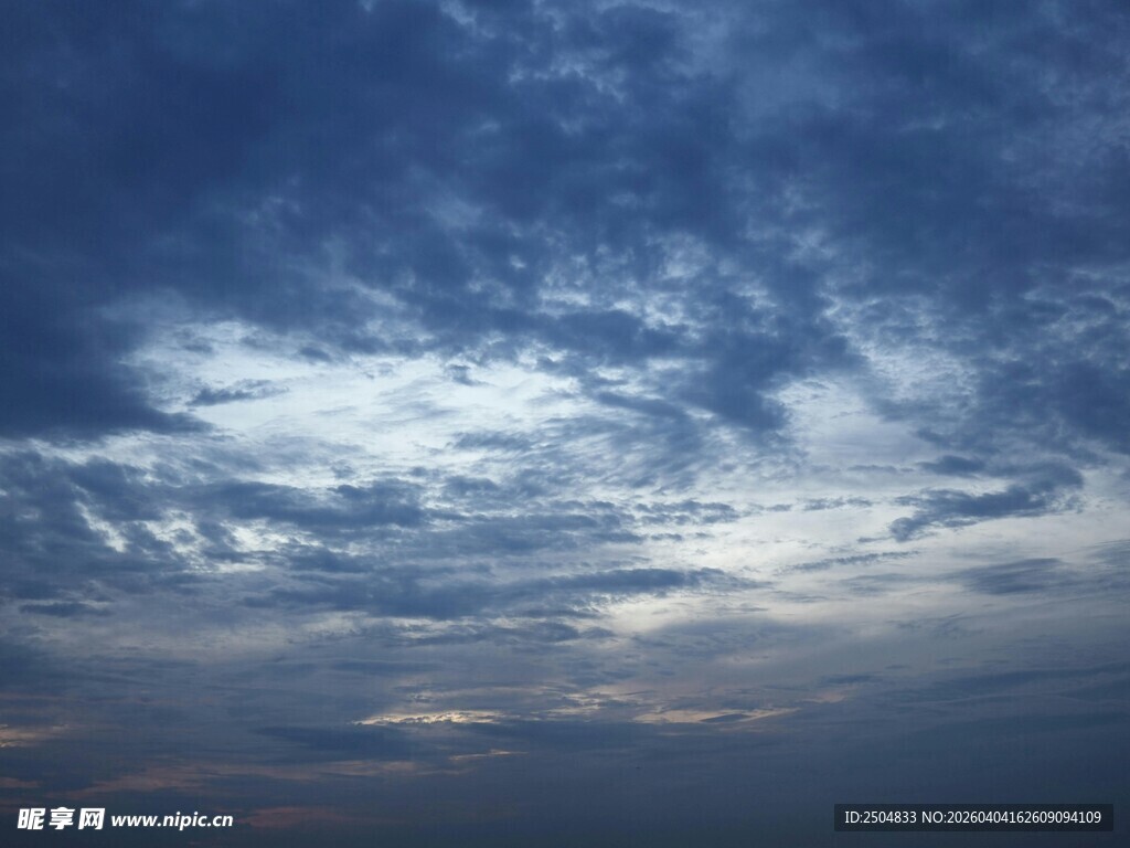 天空中的梦幻云彩