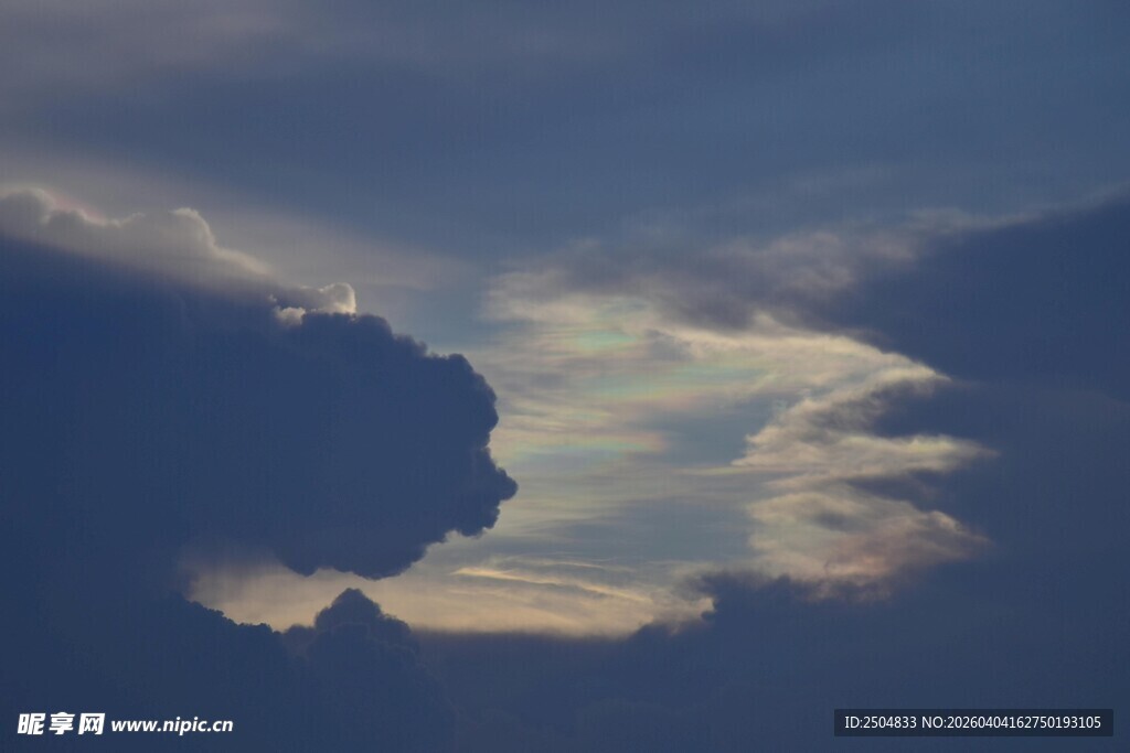 天空中的梦幻云彩