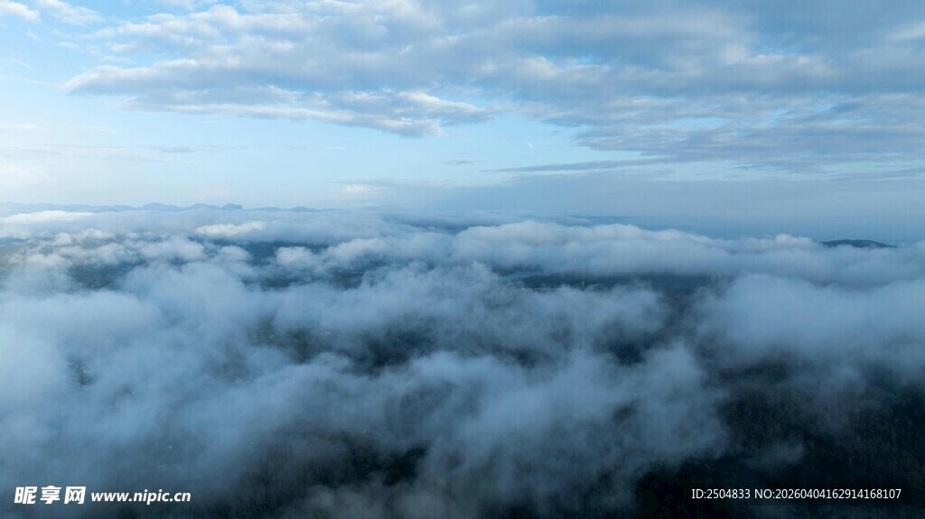 高空云海壮丽景观