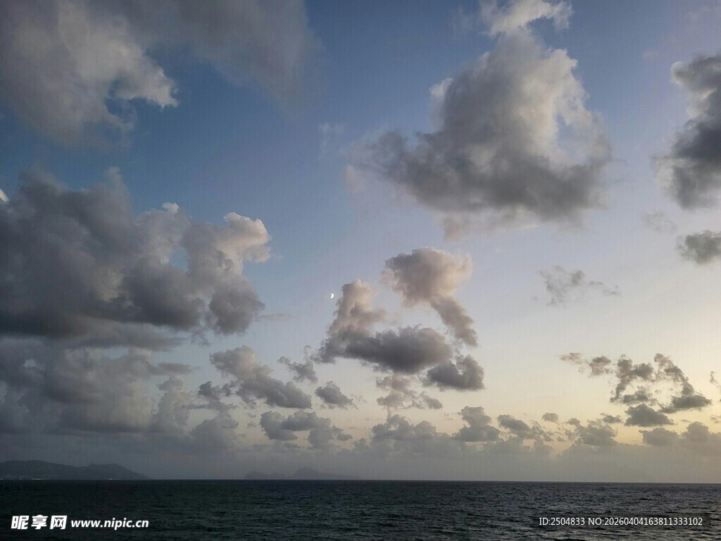 海上天空的壮丽云霞