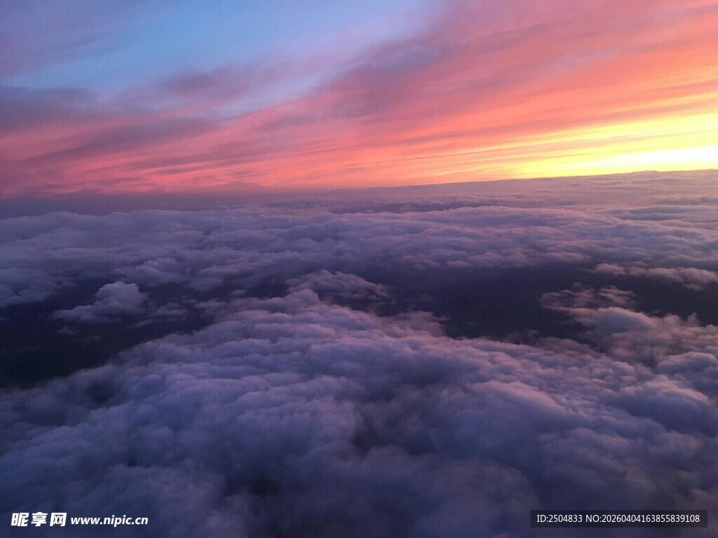 云海之上的绚烂日出