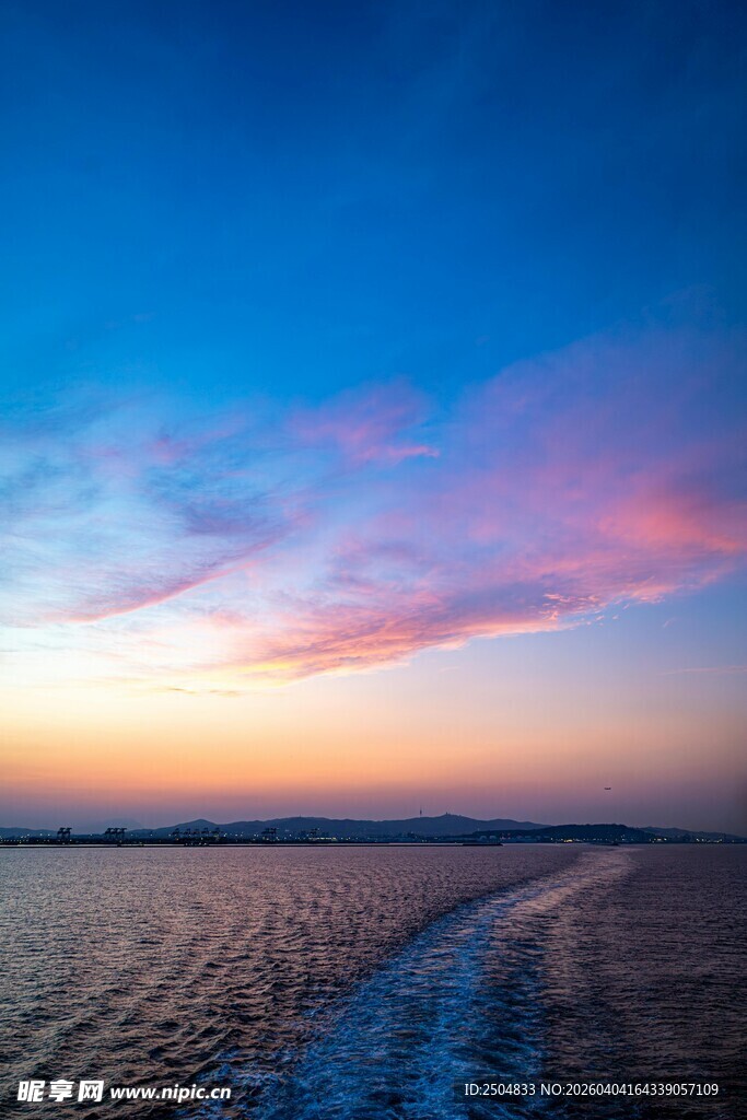 海边日落美景 波光粼粼