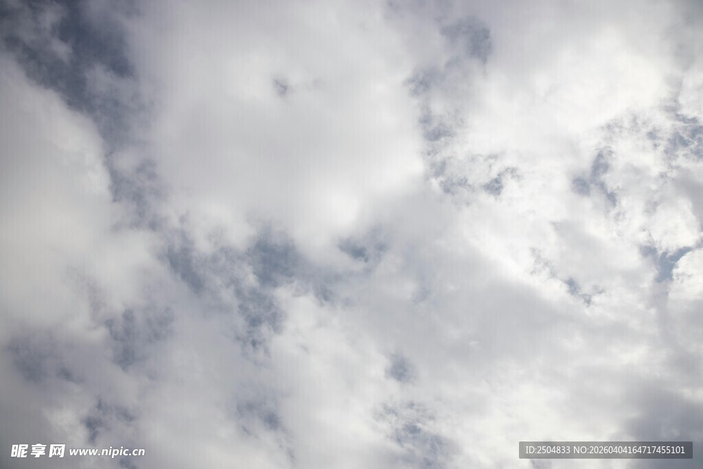 天空中的洁白云朵