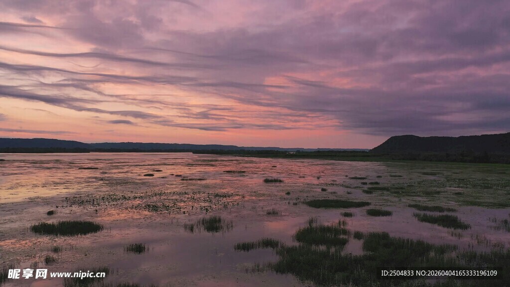黄昏下的湿地美丽风光