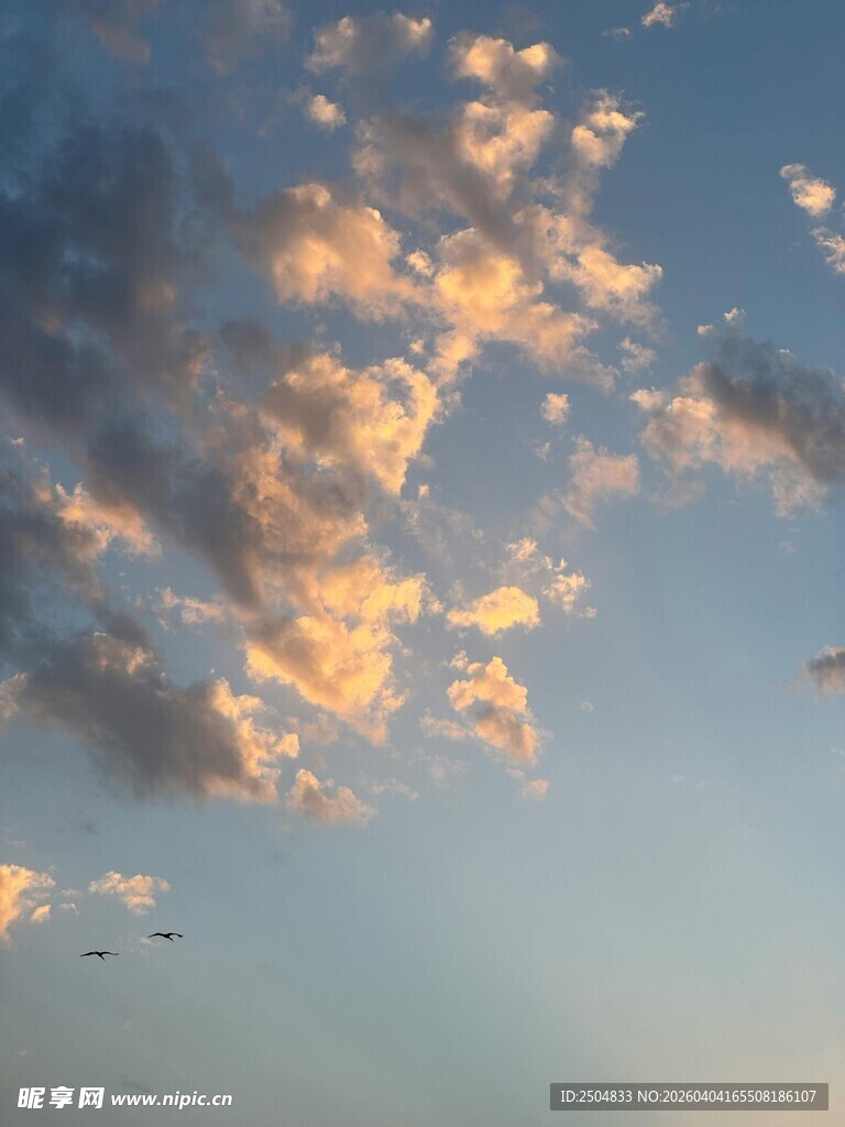 夕阳下的绚丽云彩