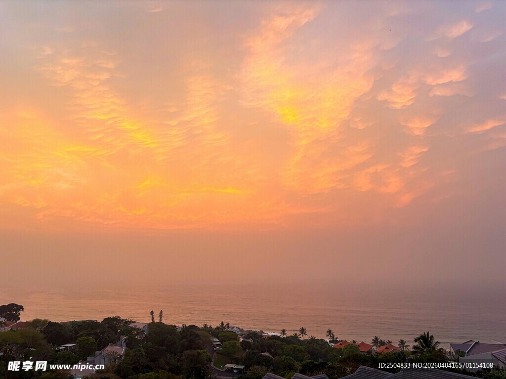 海边绚烂日落美景