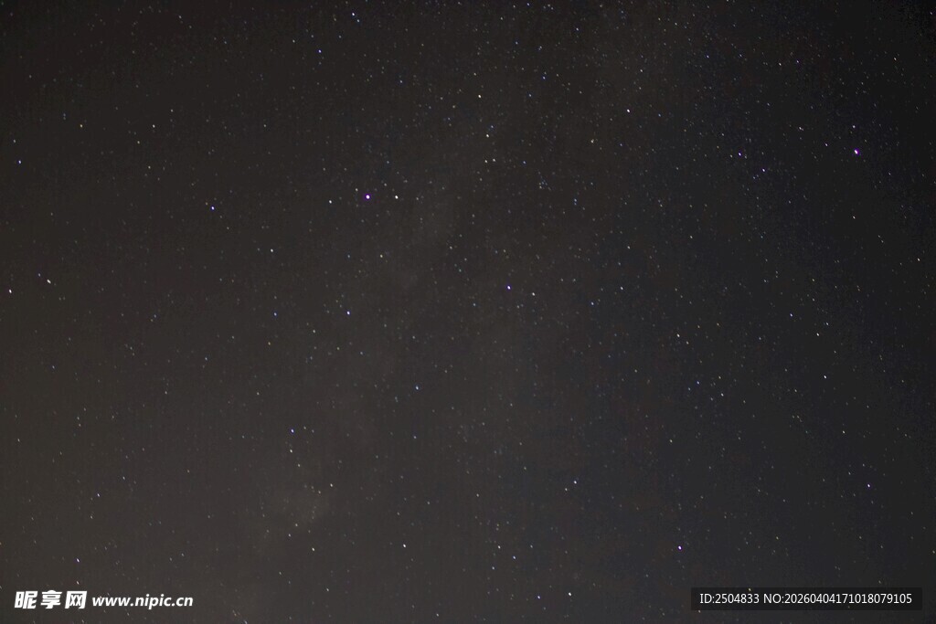 深邃夜空 闪烁点点繁星