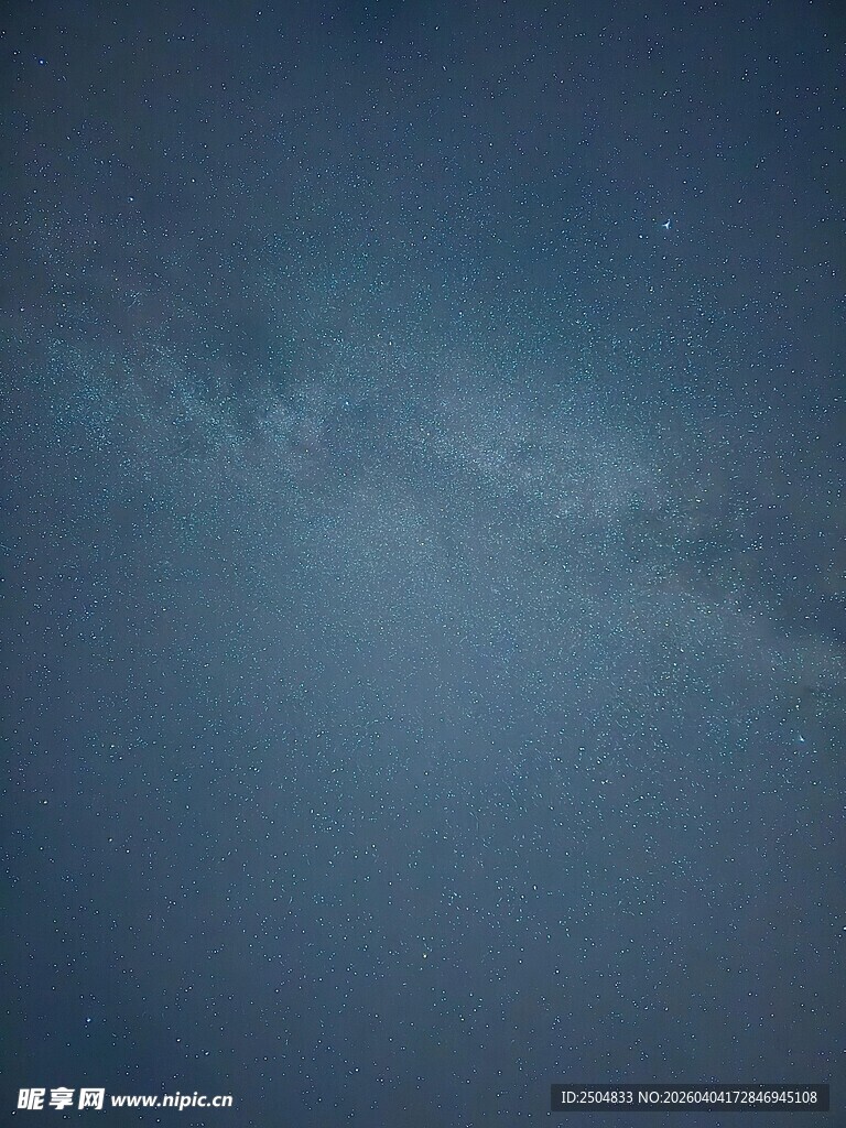 深邃夜空下的神秘星空