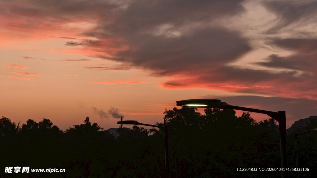 日落时分的美丽天际线