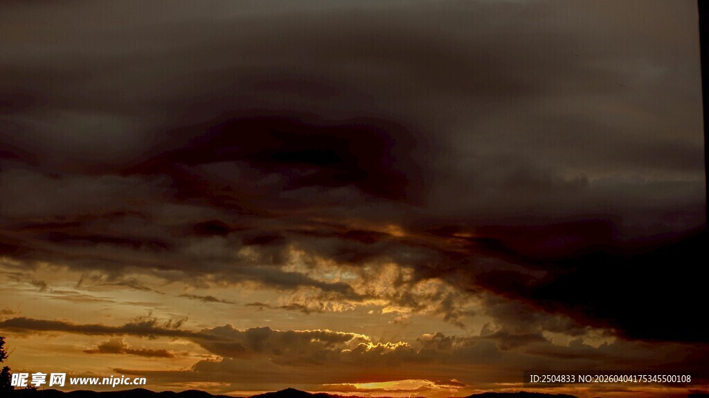 黄昏时分的壮丽云霞