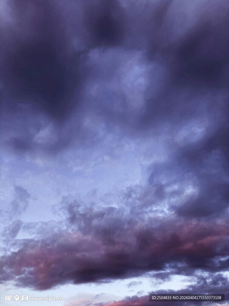 梦幻紫色云雾景观