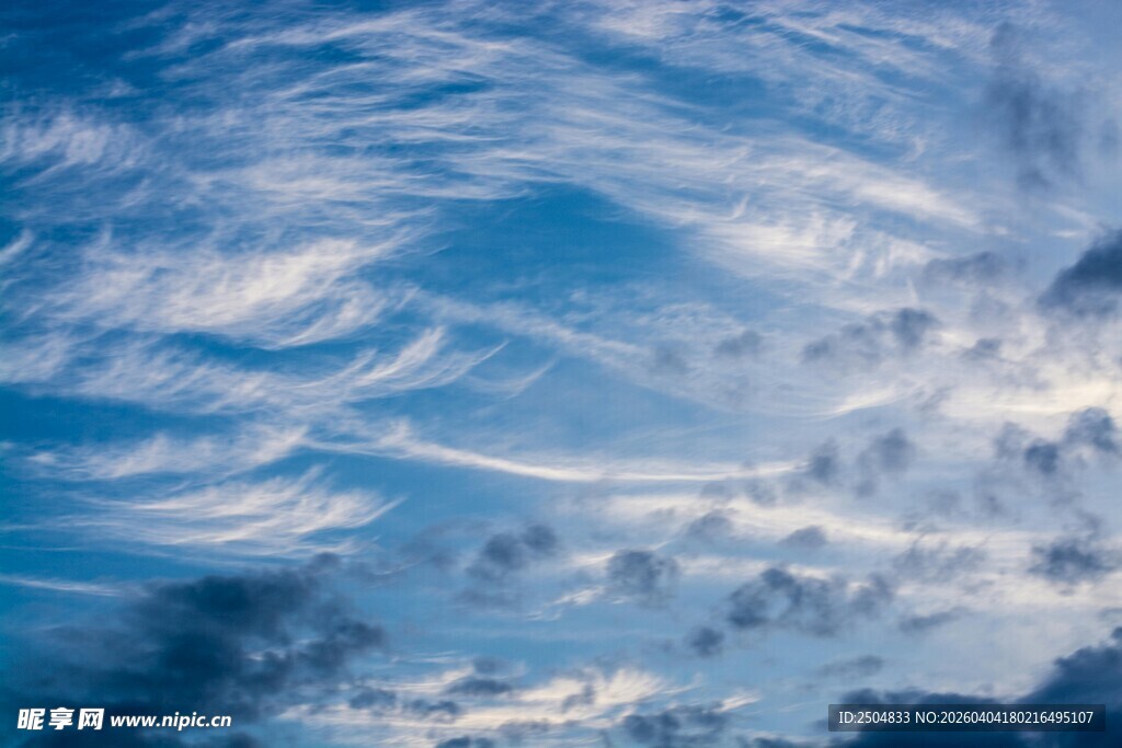 天空中美丽的卷云景观