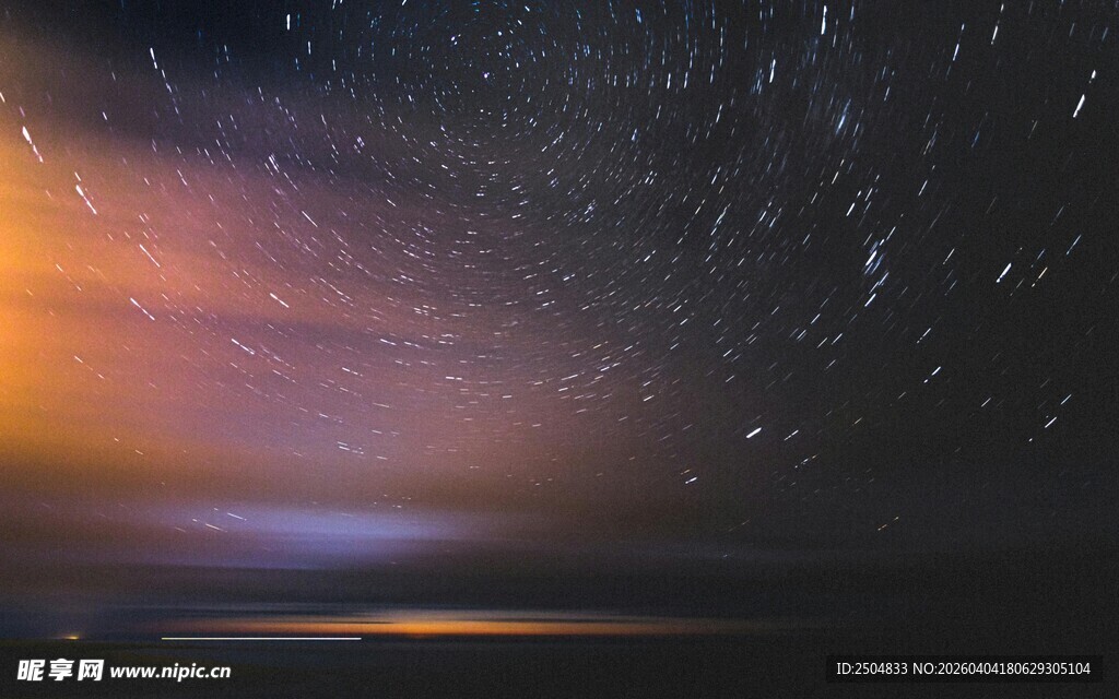 夜空下的绚烂星河