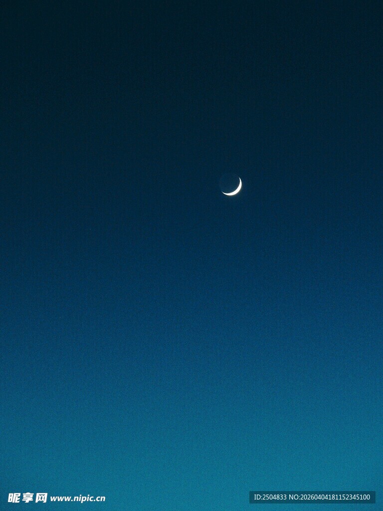 夜空中的弯弯新月