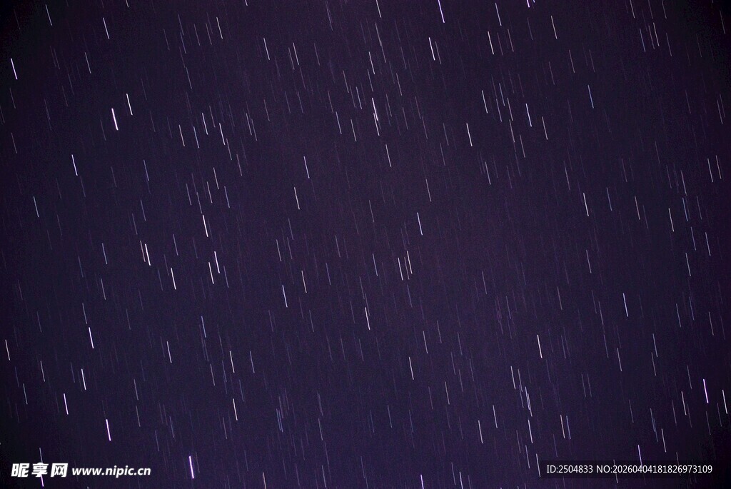 夜空中的细密流星