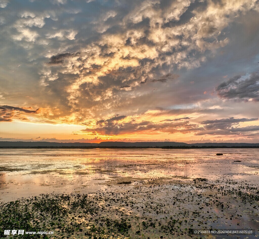 海边绝美日落霞光景象