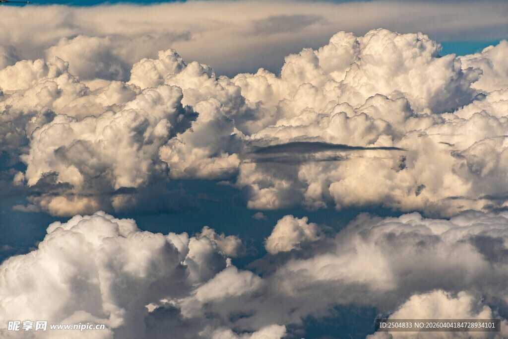 高空壮丽云海景观