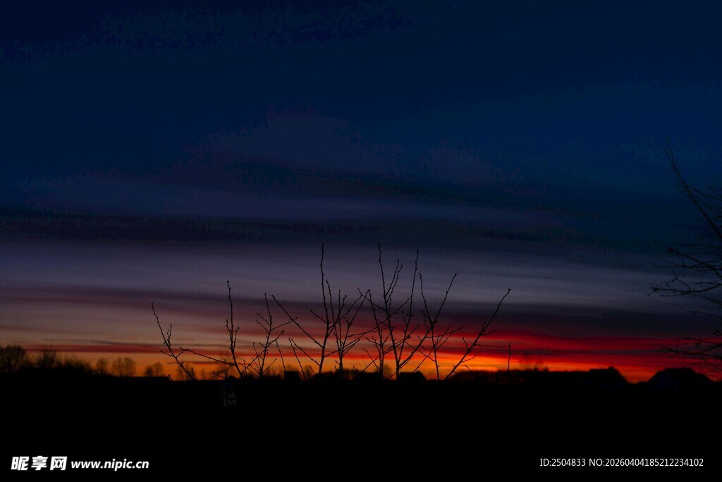 黄昏时分的天际线美景