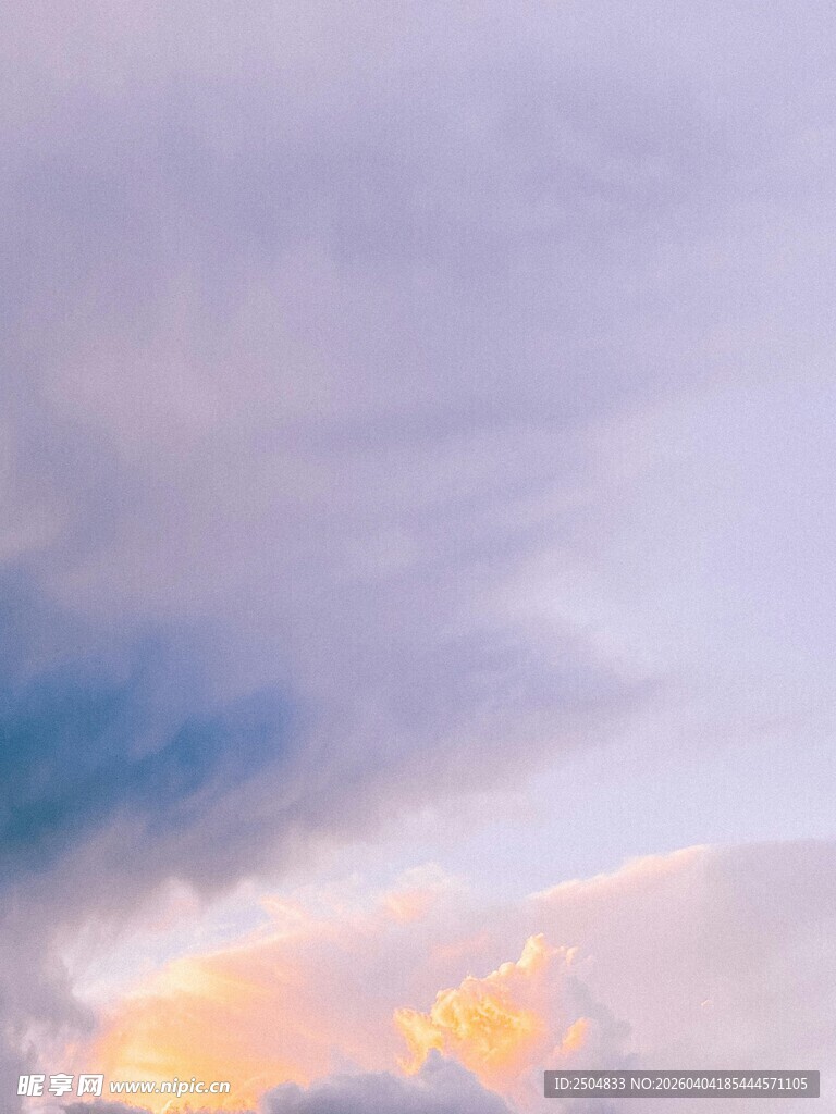 梦幻天空中的绚丽云彩